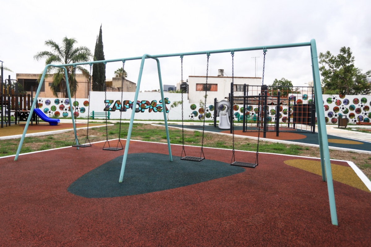 Entregan unidad deportiva Lagos del Country